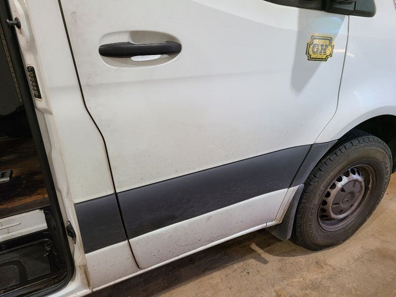 Passenger Right Front Door Fits 19-22 MERCEDES SPRINTER 1500 672033