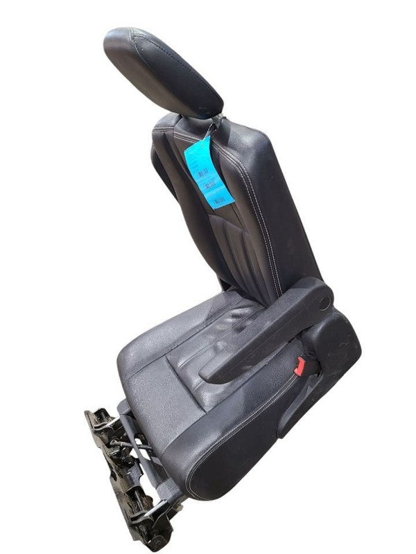 TOWN COUN 2016 Seat Rear 621155
