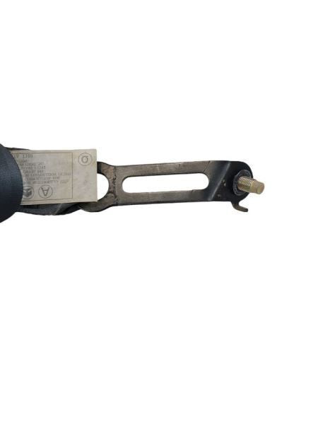 T100      1995 Seat Belt Rear 593146