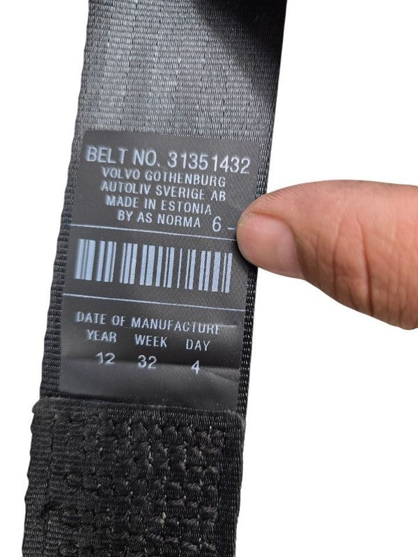 C30       2013 Seat Belt Rear 645140