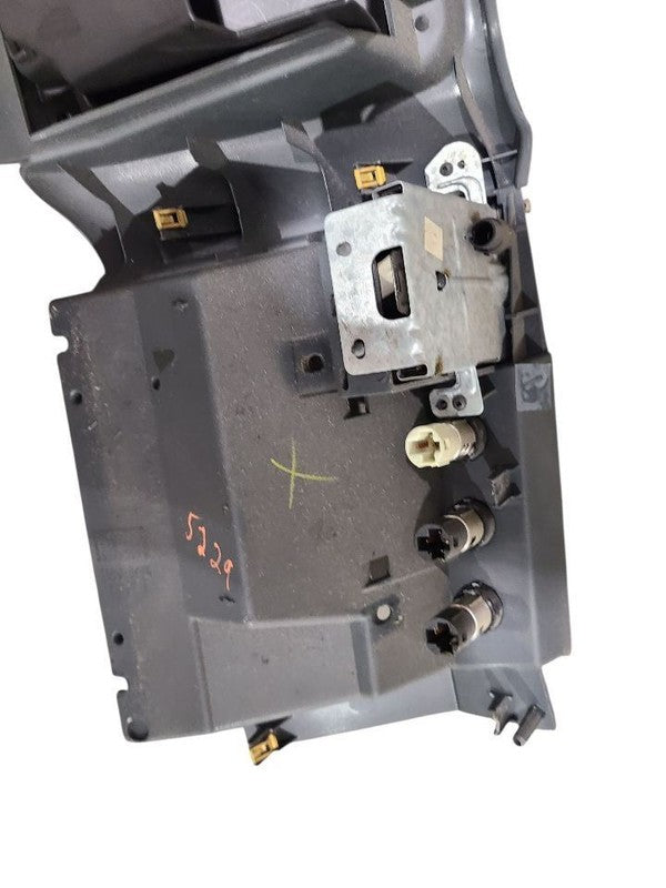 SILVRDO25 2001 Glove Box 646825