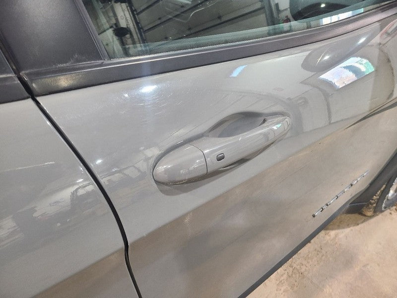 Passenger Front Door Electric Tempered Glass Fits 19-21 CHEROKEE 66167