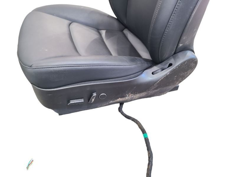 FRONT TESLA 3   2023 Driver's Side Leather Front Seat 577752
