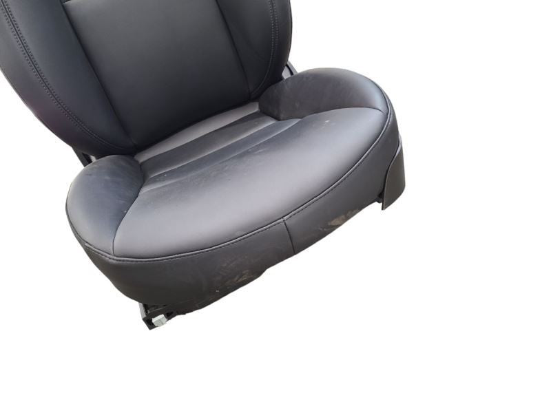 FRONT TESLA 3   2023 Driver's Side Leather Front Seat 577752