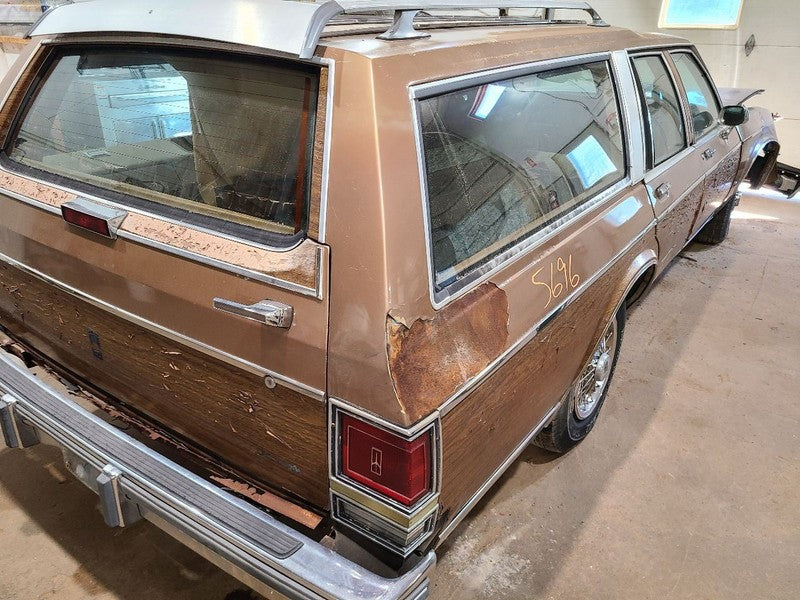OLDS-SW   1988 Door Moulding Front 677762