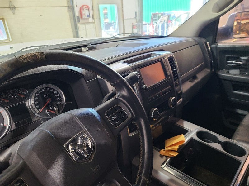 Console Front Floor Bucket Seats Fits 10-12 DODGE 2500 PICKUP 671424