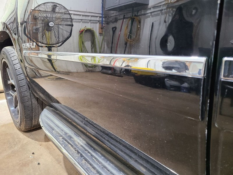YUKON     2011 Door Moulding Front 671829