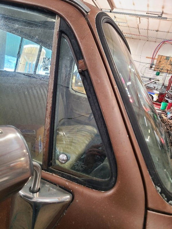 Passenger Front Door Vent Glass Fits 85-91 BLAZER/JIMMY (full size) 65