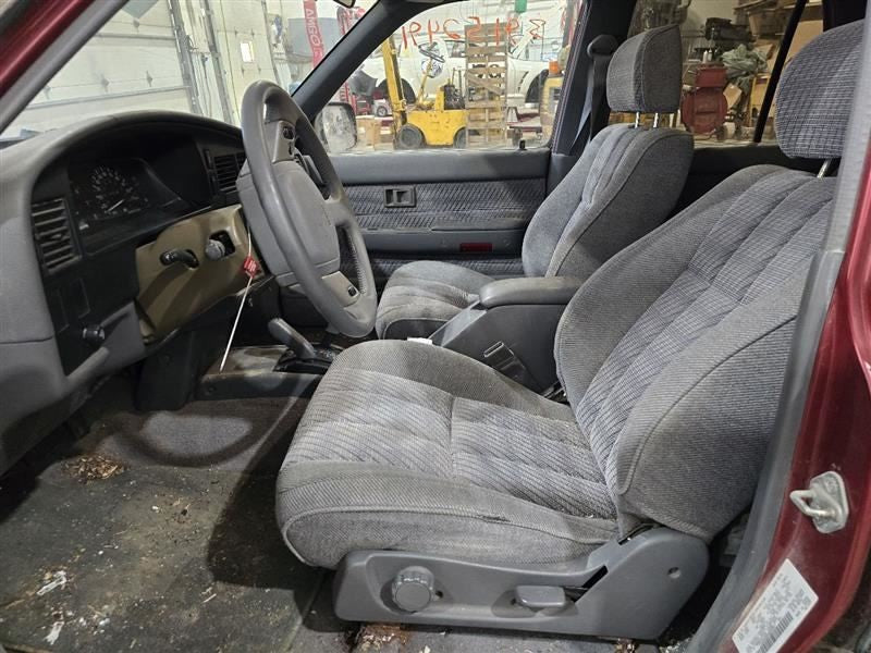 FRONT 4 RUNNER  1991 Driver's Side Retractor Seat Belt Front 582017