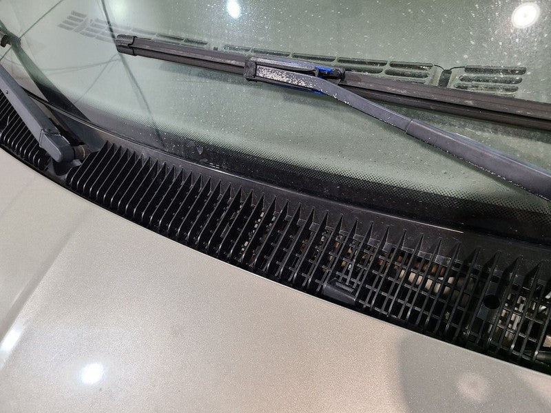 YUKON     1998 Cowl 664305