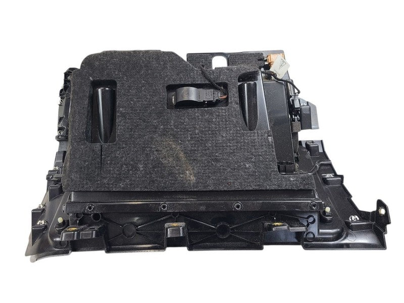 MACAN     2015 Glove Box 661476