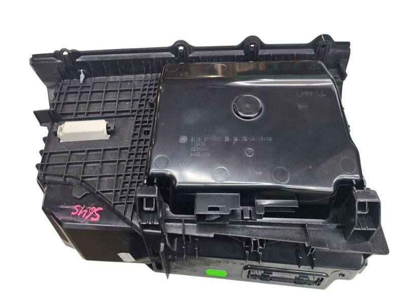 535I      2016 Glove Box 674551