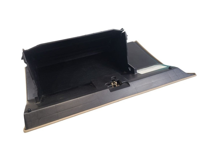 H3        2006 Glove Box 665593