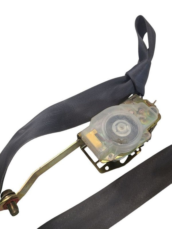 T100      1995 Seat Belt Front 663781