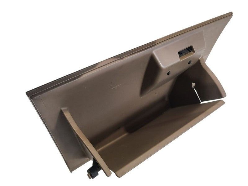 TOWN COUN 2013 Glove Box 667607