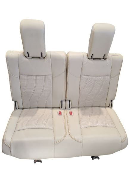 JX35      2013 Third Seat Station Wagon  Van 600464