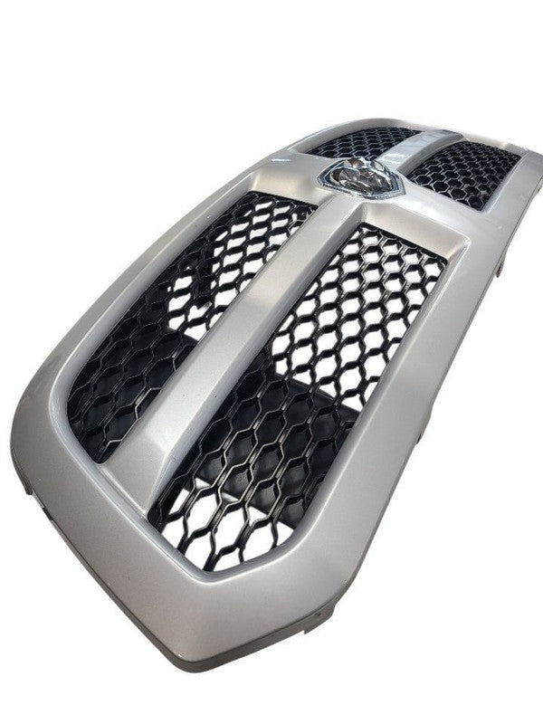 Grille Classic Style 5 Lug Wheel Fits 13-24 DODGE 1500 PICKUP 669172
