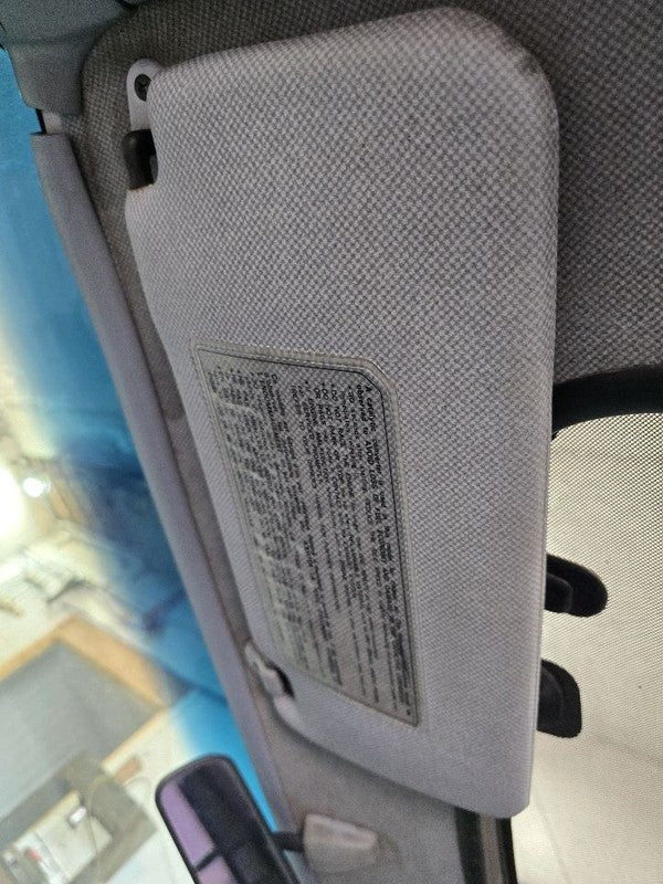 TNISSAN   1986 Sun Visor 641999