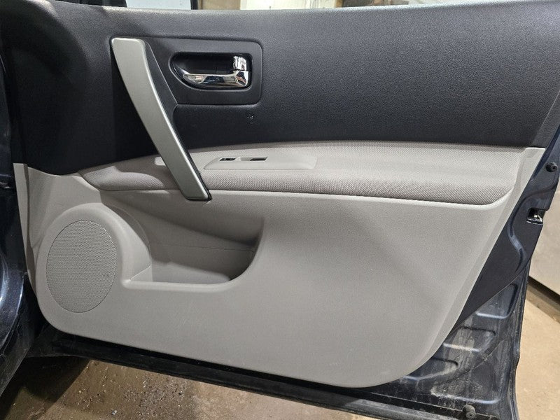 ROGUEOLD  2015 Front Door Trim Panel 622988