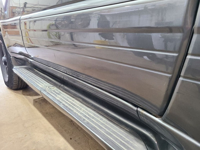 Passenger Front Door Without 9 Speaker Option Fits 98-06 LEXUS LX470 6