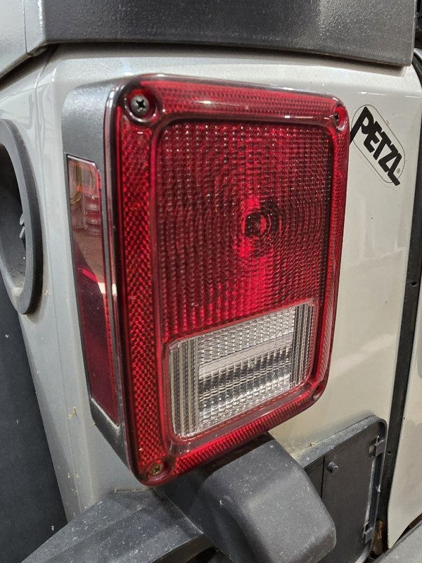 Driver Tail Light VIN W 6th Digit Jk Body Fits 07-18 WRANGLER 604050