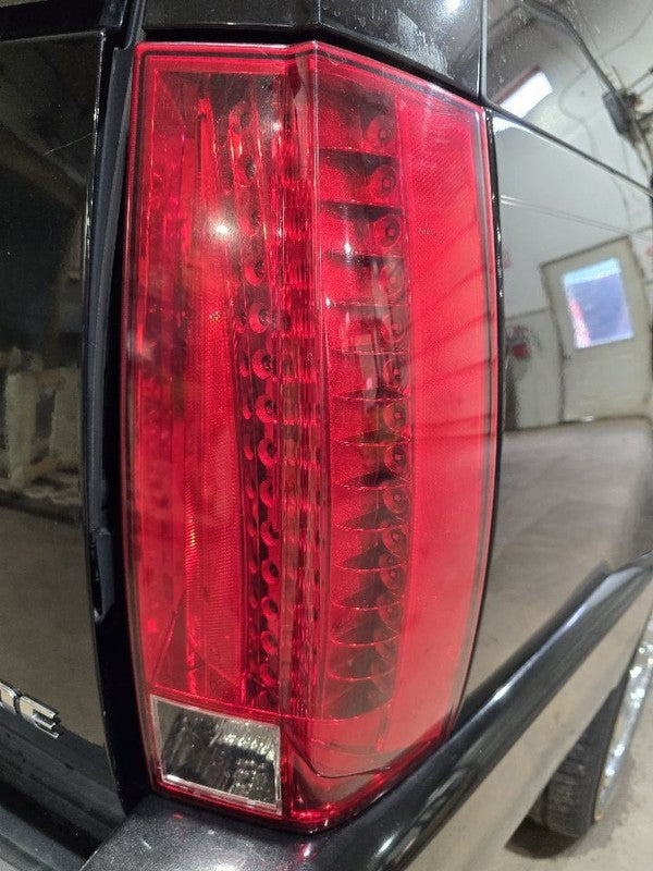 Passenger Tail Light Quarter Mounted Fits 07-14 ESCALADE 645238