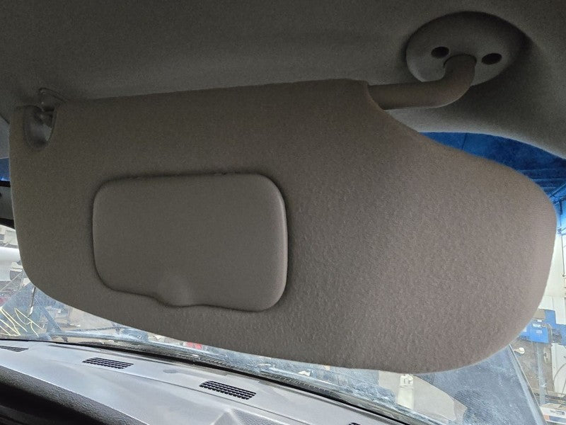 Passenger Sun Visor Quad Cab 4 Door Fits 04-05 DODGE 1500 PICKUP 61471