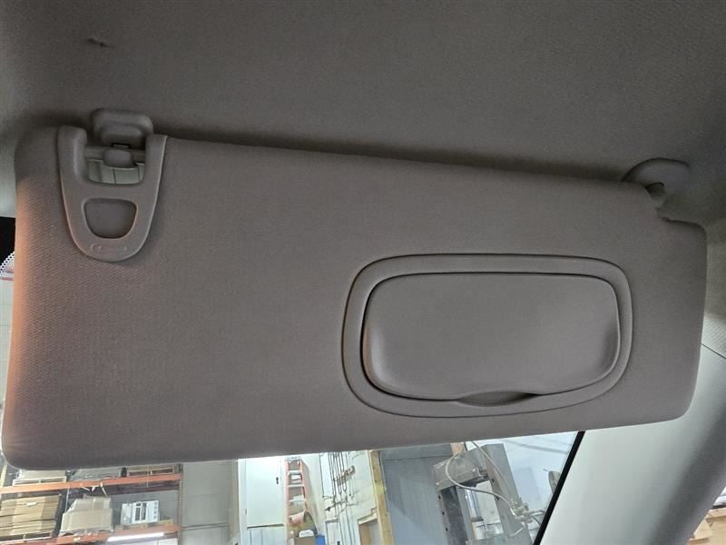 Passenger Right Sun Visor Illuminated Fits 14-18 CHEROKEE 607169