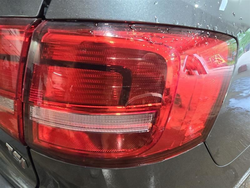 Passenger Tail Light Sedan Base Incandescent Bulb Fits 15-16 JETTA 585