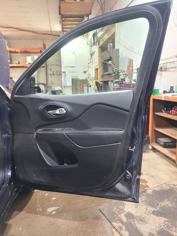 Passenger Front Door Electric Tempered Glass Fits 14-18 CHEROKEE 65833
