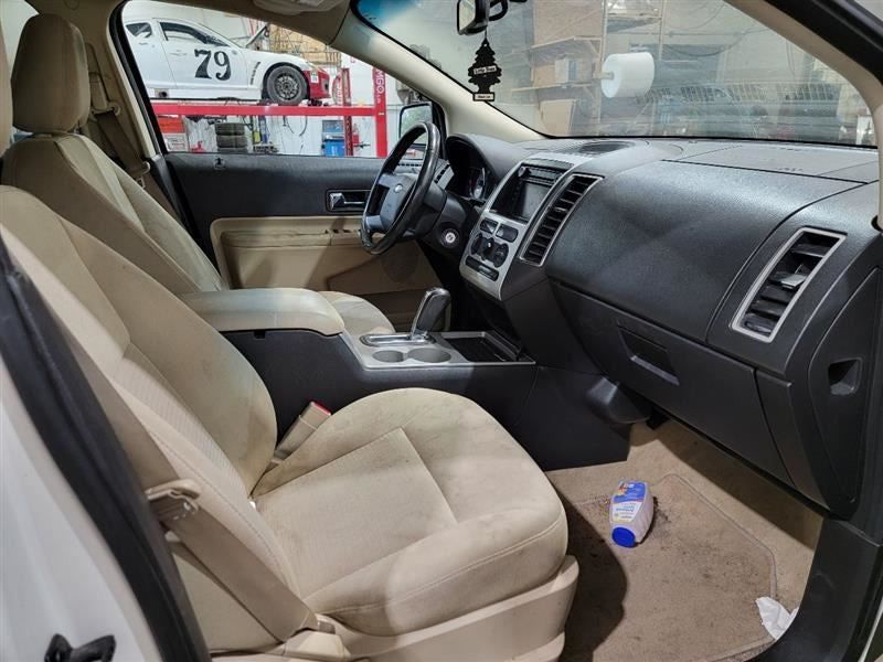 REAR EDGE      2008 2nd Row Driver's Side Retractor Seat Belt Rear 559