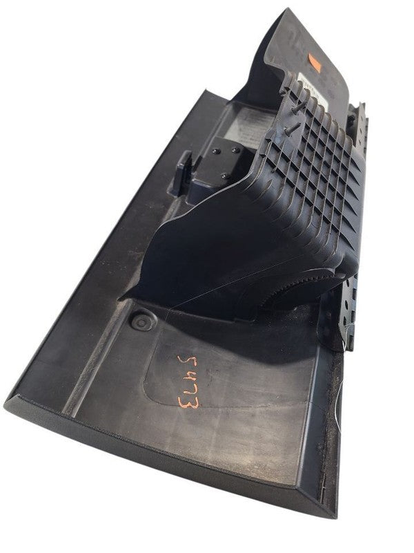 SUBURBN15 2013 Glove Box 663744