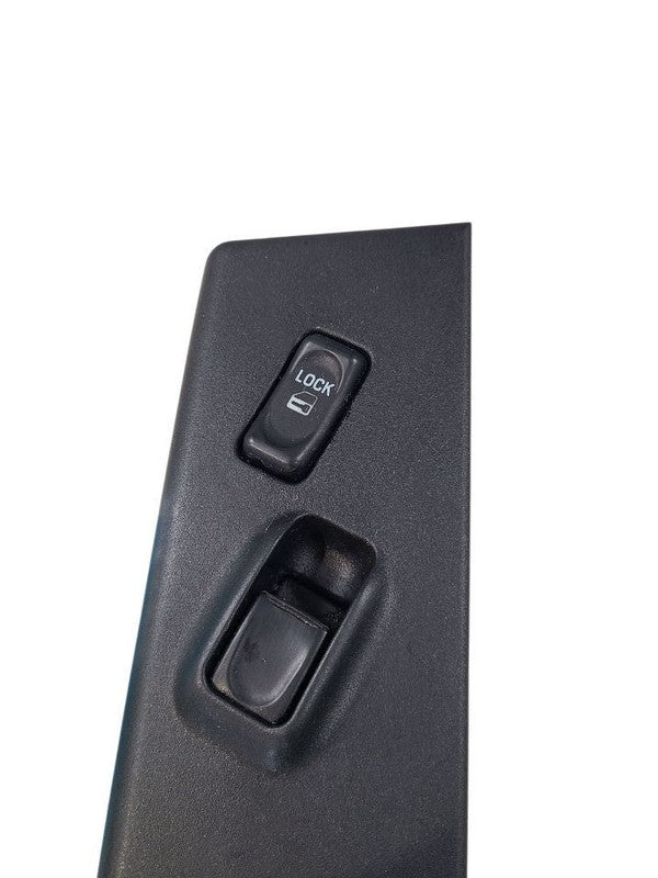 TROOPER   2002 Front Door Switch 646782