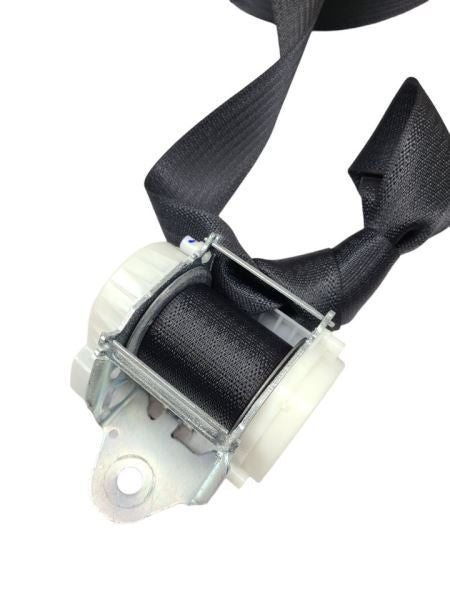 REAR SILVRDO15 2018 Passenger Side Retractor Seat Belt Rear 568182