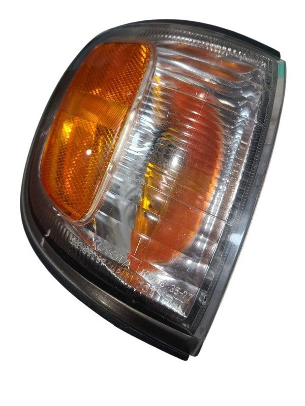 Passenger Corner/Park Light Park Lamp-turn Signal Fits 99-02 4 RUNNER 