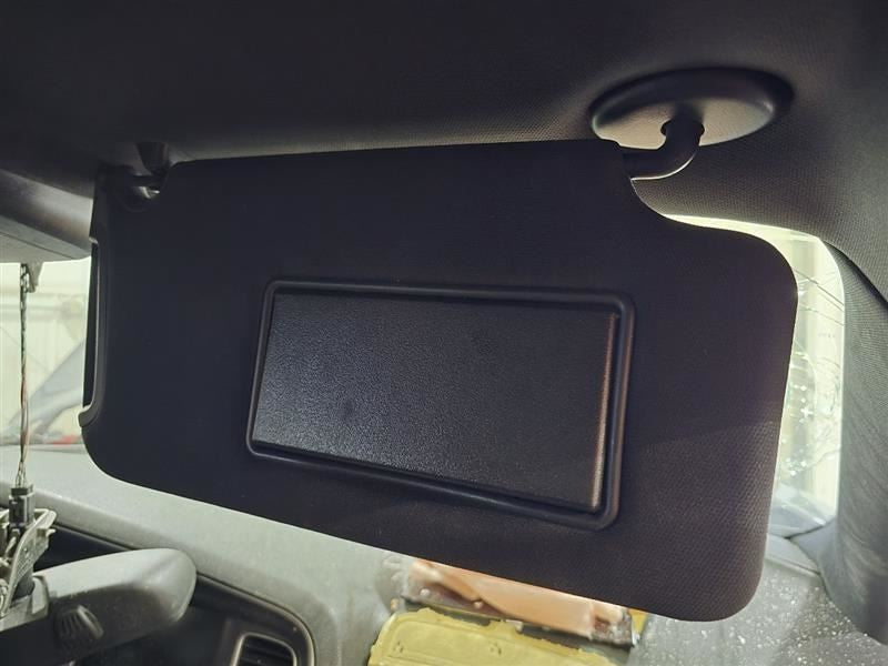 Passenger Sun Visor Illuminated Without Sunroof Fits 15-20 CHARGER 585