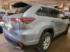 Info-GPS-TV Screen Display Screen Upper Dash Fits 14-16 HIGHLANDER 558