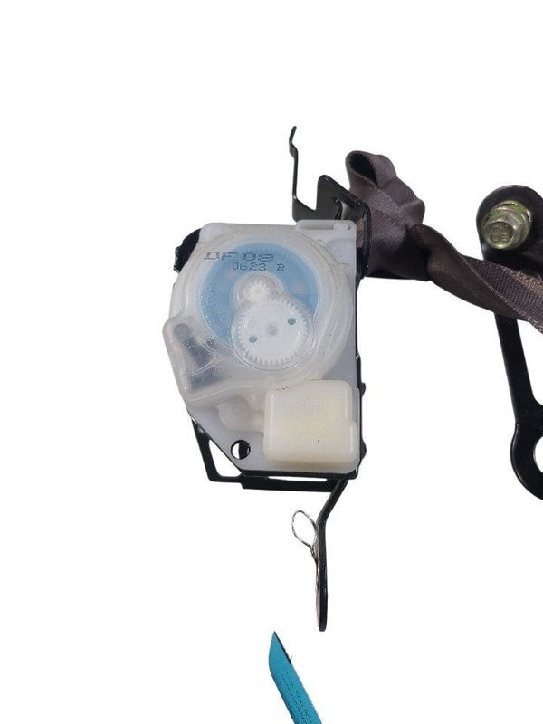 T100      1998 Seat Belt Rear 652964