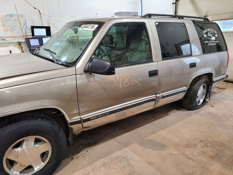 YUKON     1998 High Mounted Stop Light 664318