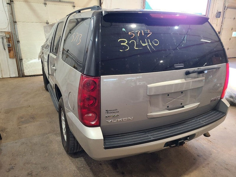 Passenger Front Door Thru 11/14/10 Fits 07-11 AVALANCHE 1500 678818