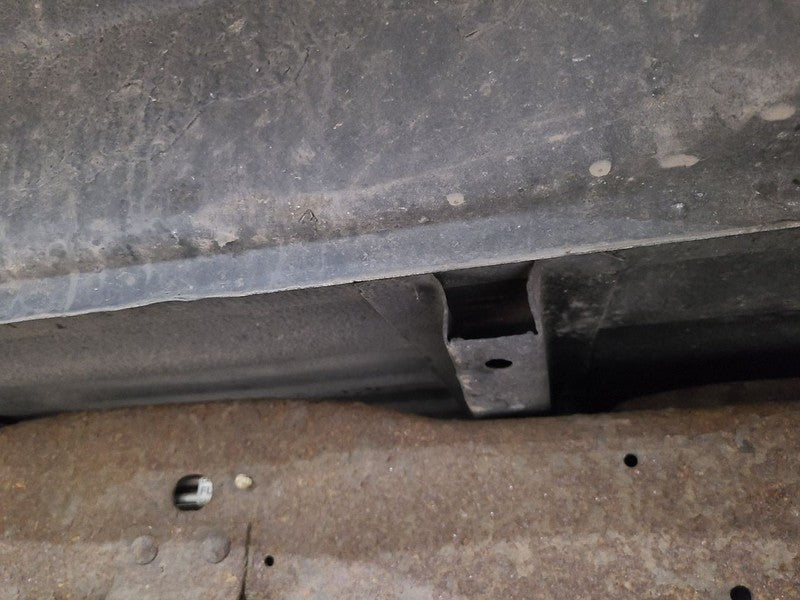 Pickup Box From 8501 GVW 6' 9" Box Fits 92-97 FORD F250 PICKUP 664052