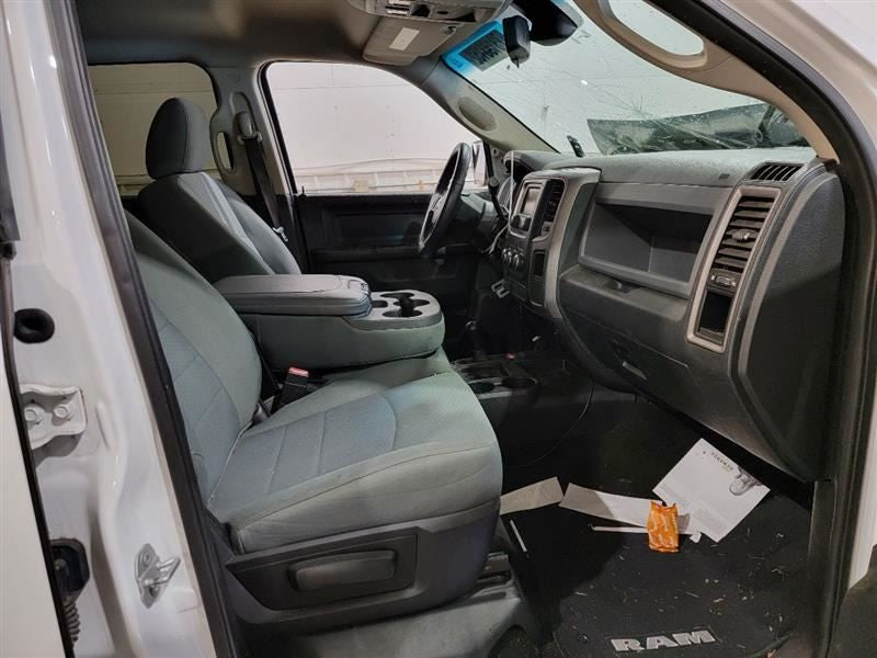 Passenger Headlight Halogen Fits 14-15 DODGE 2500 PICKUP 540304