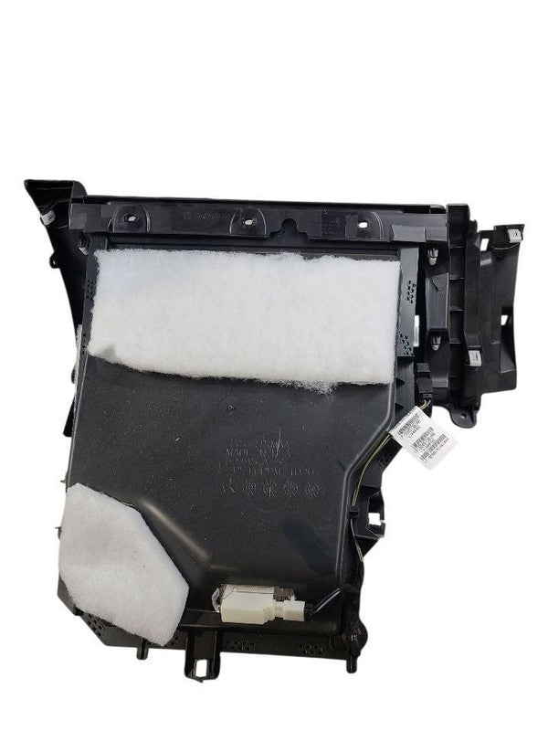 200       2015 Glove Box 644801