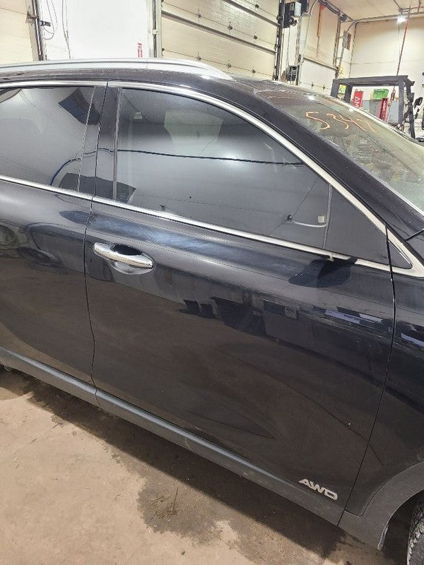 Passenger Front Door Thru 06/03/18 Fits 16-19 SORENTO 655385