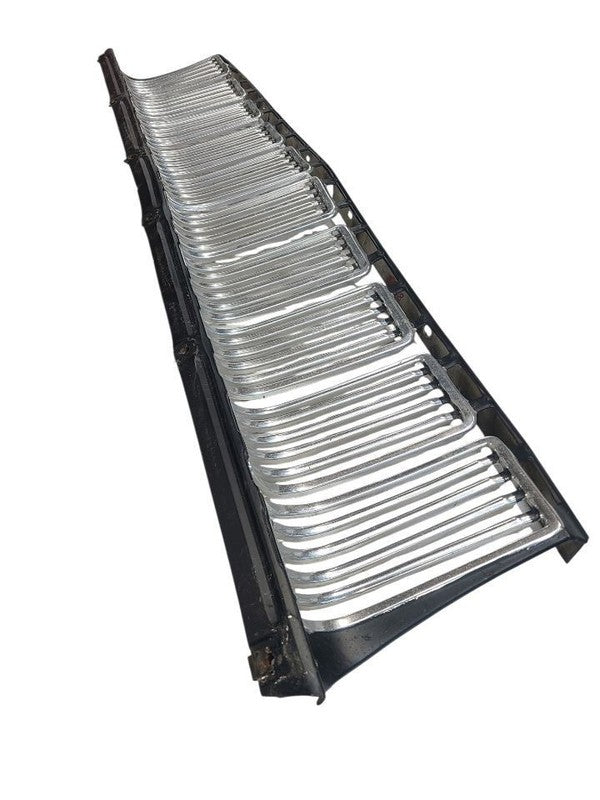 DART      1963 Grille 671196