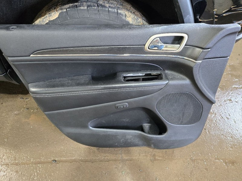GRANDCHER 2017 Front Door Trim Panel 613603