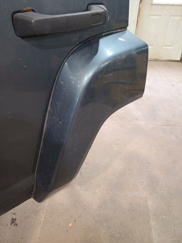 H3        2006 Fender Flare/Extension 679854