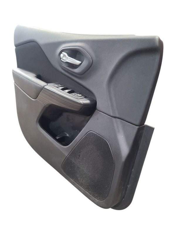 CHEROKEE  2016 Front Door Trim Panel 658348