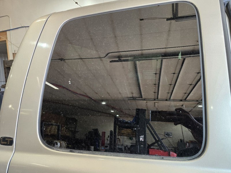 Passenger Rear Door Glass Classic Style Fits 99-07 SIERRA 1500 PICKUP 