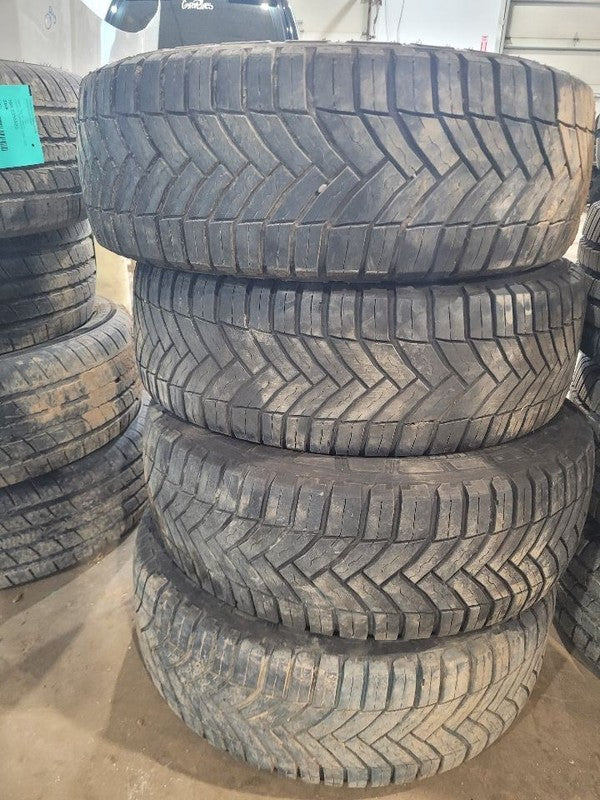 4 Used Tires 235-65-16 Michelin 11/32 662239